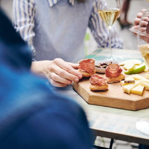 Sliced meat with aperitif | © IDM Südtirol-Alto Adige/Manuel Ferrigato