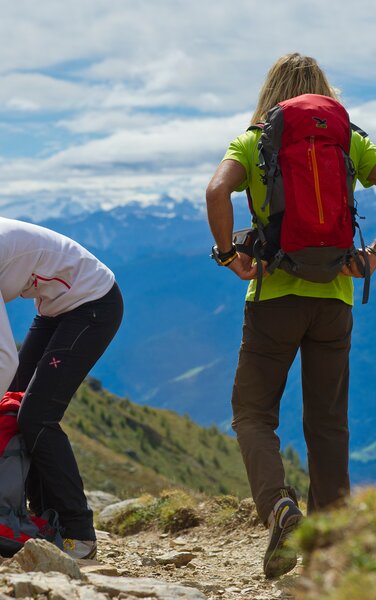 Escursionisti sulla Cima Pozzo | © Franz Gerdl