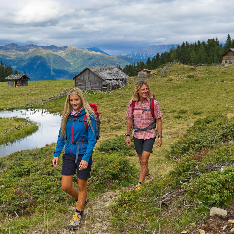 Two hikers at the Plattner Seen/Laghetti di Plata | © Franz Gerdl