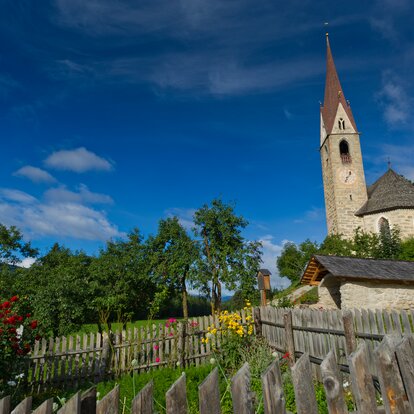 La chiesa di Corti in primavera | © TV Kiens_Franz Gerdl