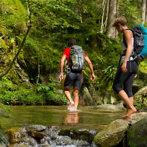 Wanderer in kleinem Bach | © Franz Gerdl