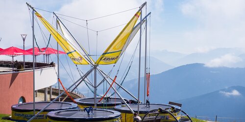 Spiel und Spaß vor dem Kronrestaurant. | © Kronplatz Gastronomie