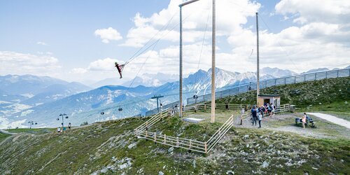Eine Frau mit Helm im Skyscraper. | © Harald Wisthaler