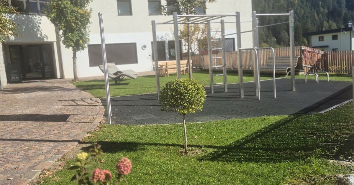 Calisthenics facility | | Kiens - Chienes